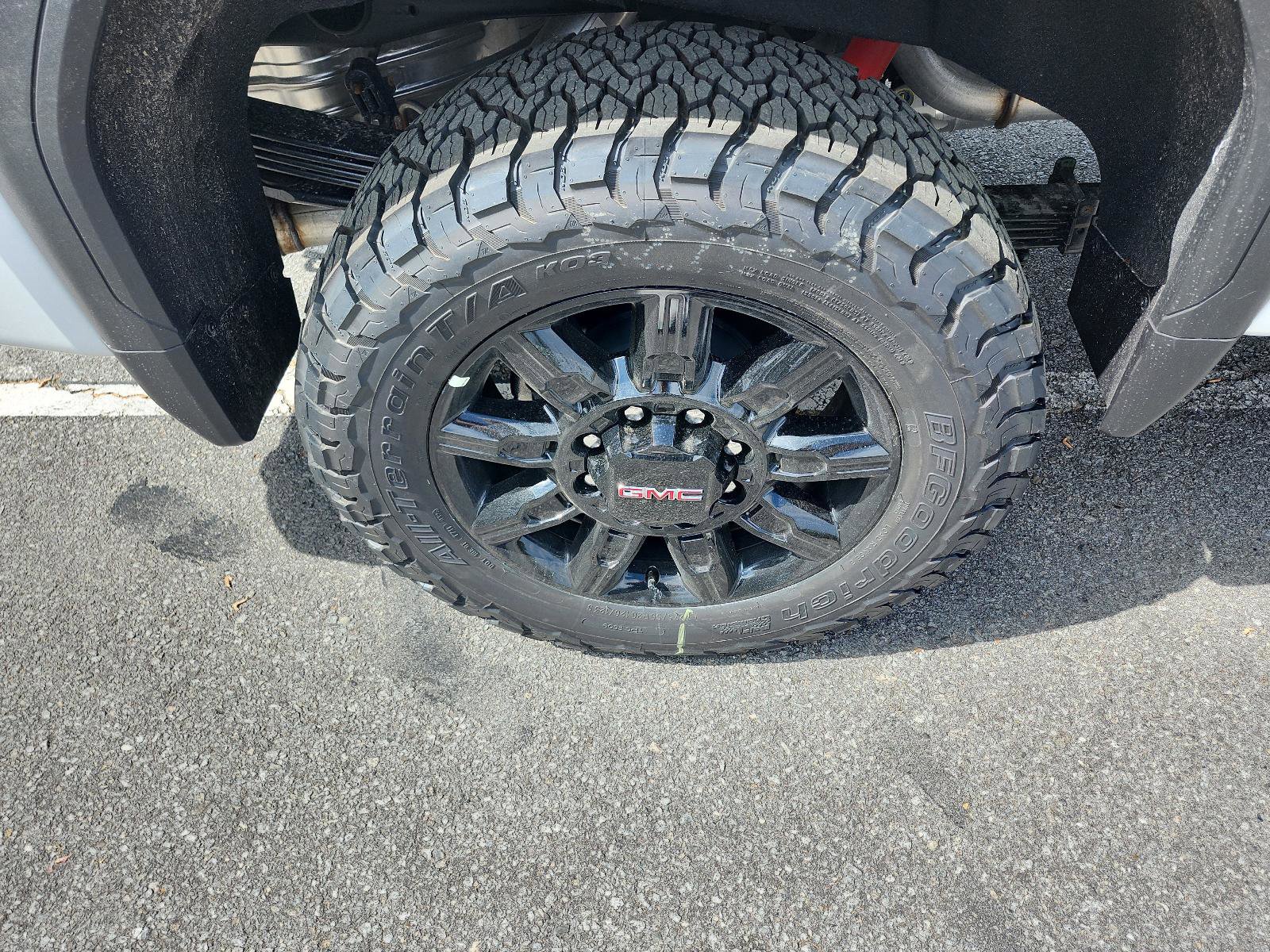 New 2026 GMC Sierra 2500 AT4 w/ AT4 Premium Plus Package AWD/4WD image 4