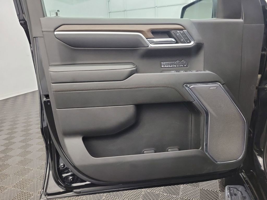Used 2024 Chevrolet Silverado 1500 High Country w/ Technology Package image 19