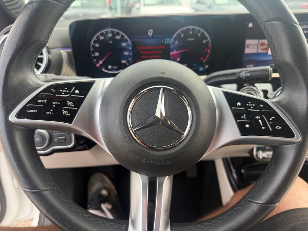 Used 2025 Mercedes-Benz CLA 250 w/ Exclusive Package image 22