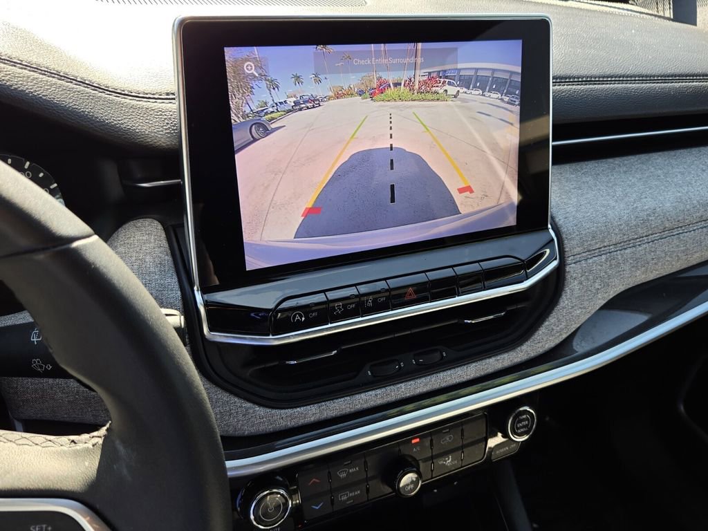 Used 2024 Jeep Compass Latitude image 22