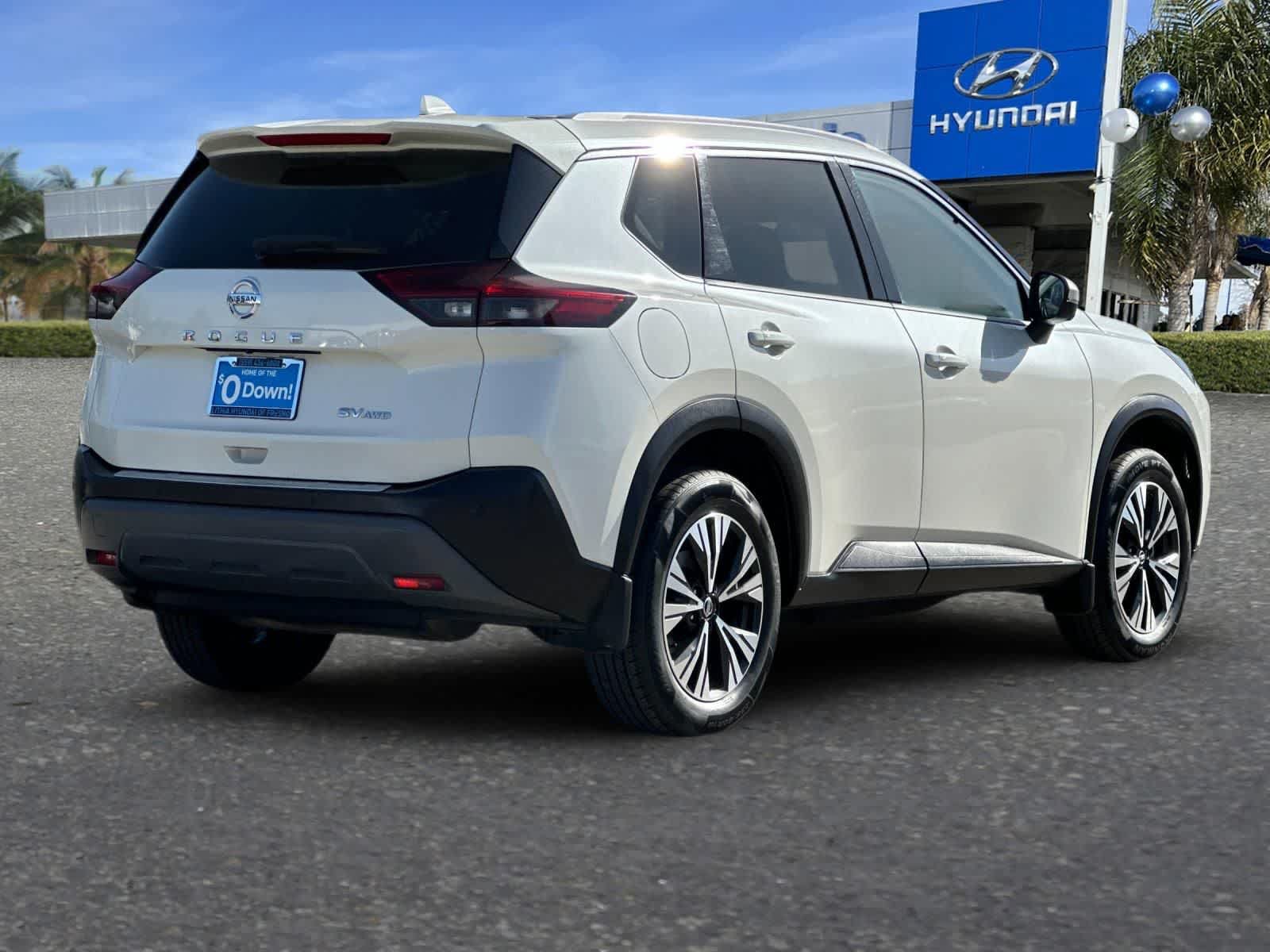 Used 2021 Nissan Rogue SV w/ Premium Package AWD/4WD image 3