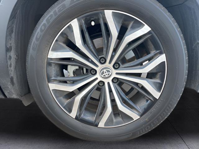 Used 2023 Toyota Crown XLE image 8