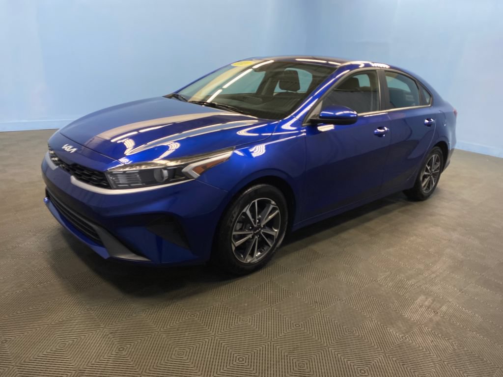 Used 2024 Kia Forte LXS FWD image 3
