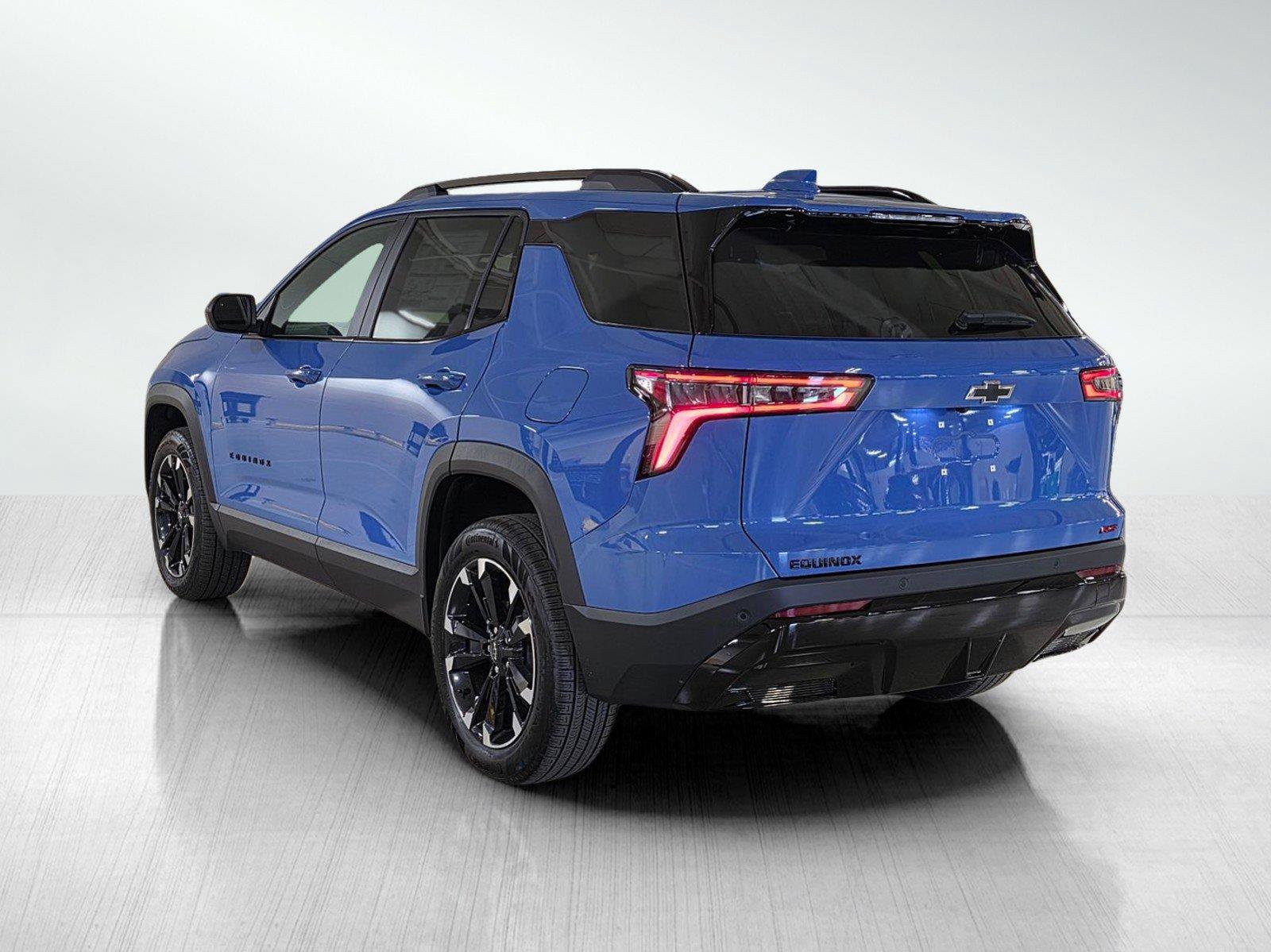 New 2027 Chevrolet Equinox RS w/ Convenience Package III FWD image 5