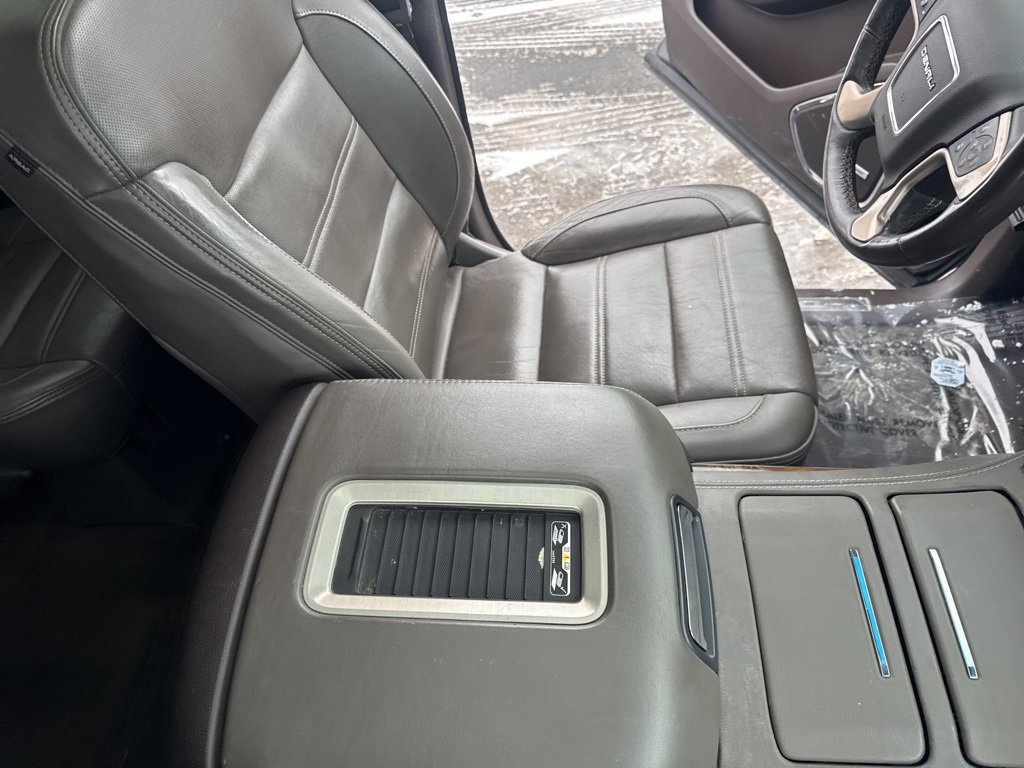 Used 2015 GMC Yukon XL Denali w/ Premium Package image 22