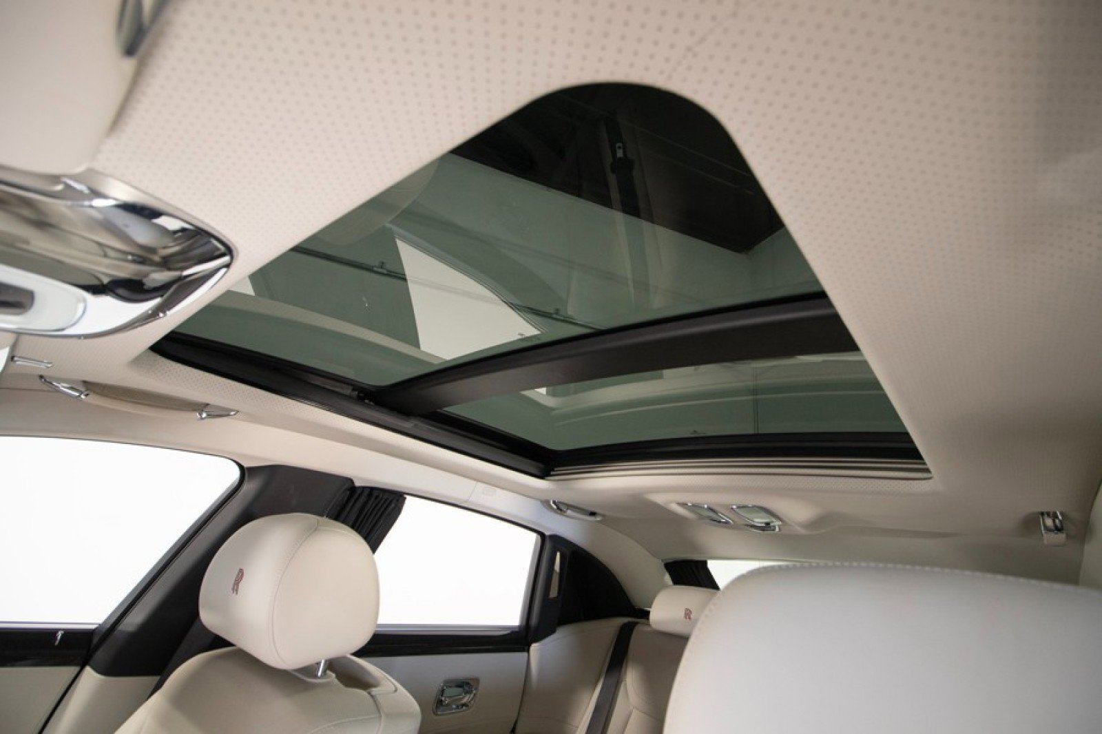 Used 2015 Rolls-Royce Ghost Extended Wheelbase image 45