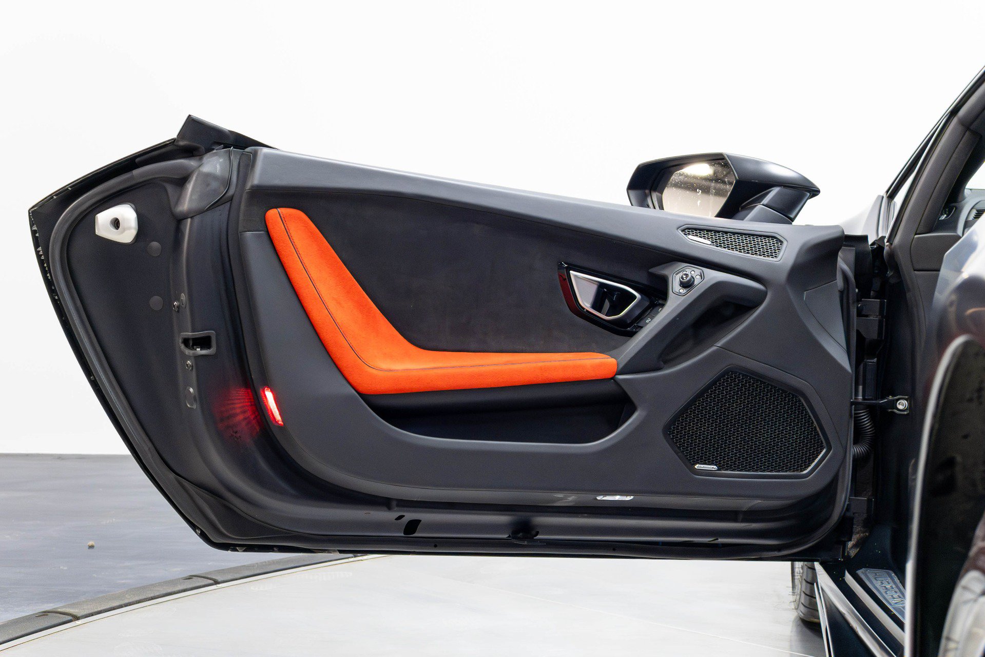Used 2021 Lamborghini Huracan EVO RWD image 58