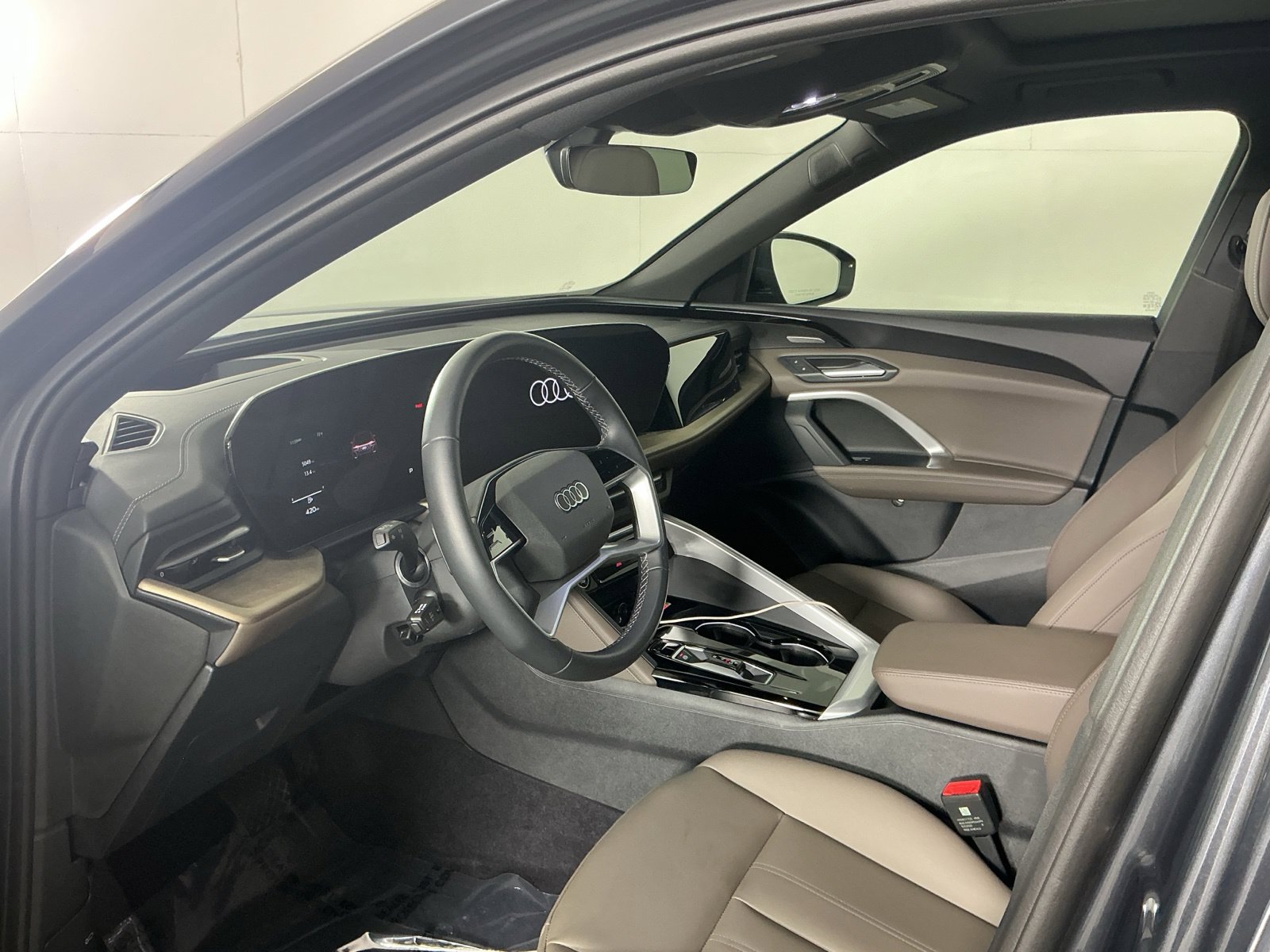Used 2025 Audi Q5 Premium Plus AWD/4WD image 11