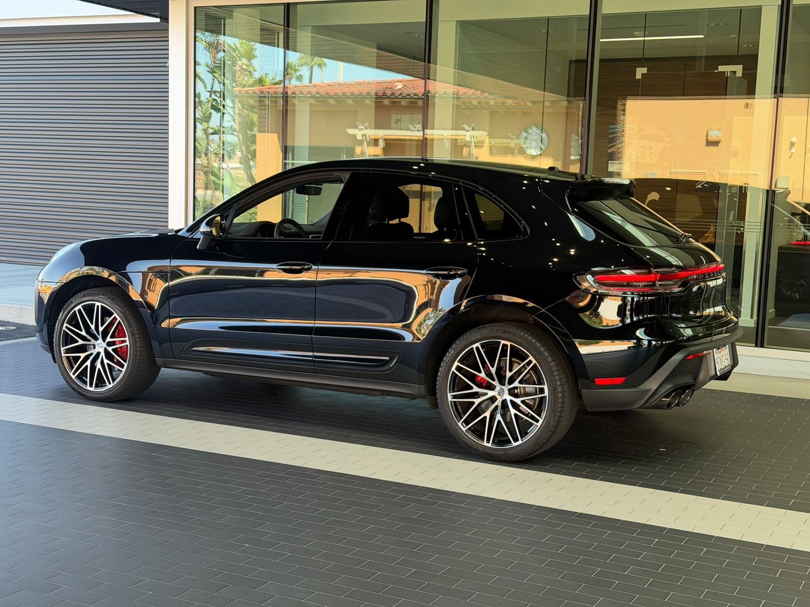 Certified 2025 Porsche Macan S AWD/4WD image 3
