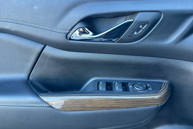 Used 2023 GMC Acadia SLE image 11