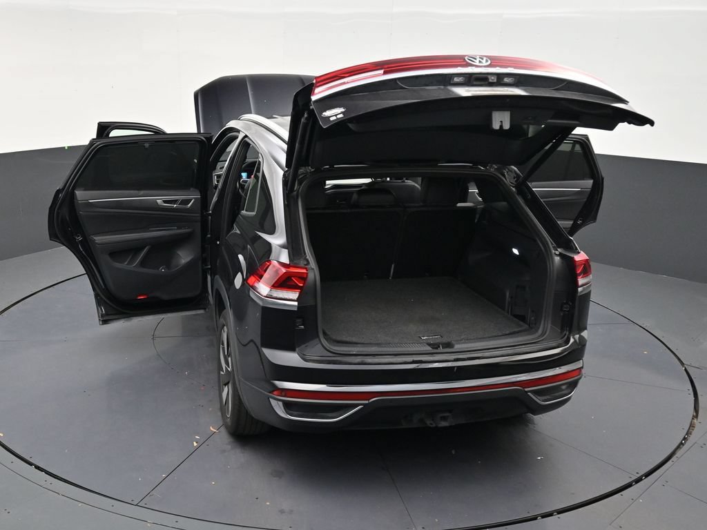 Used 2024 Volkswagen Atlas Cross Sport SE FWD image 32