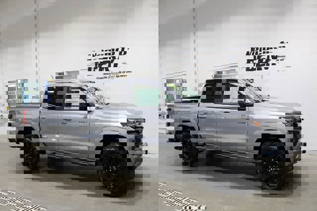 New 2025 Chevrolet Colorado Z71 w/ Z71 Convenience Package 2