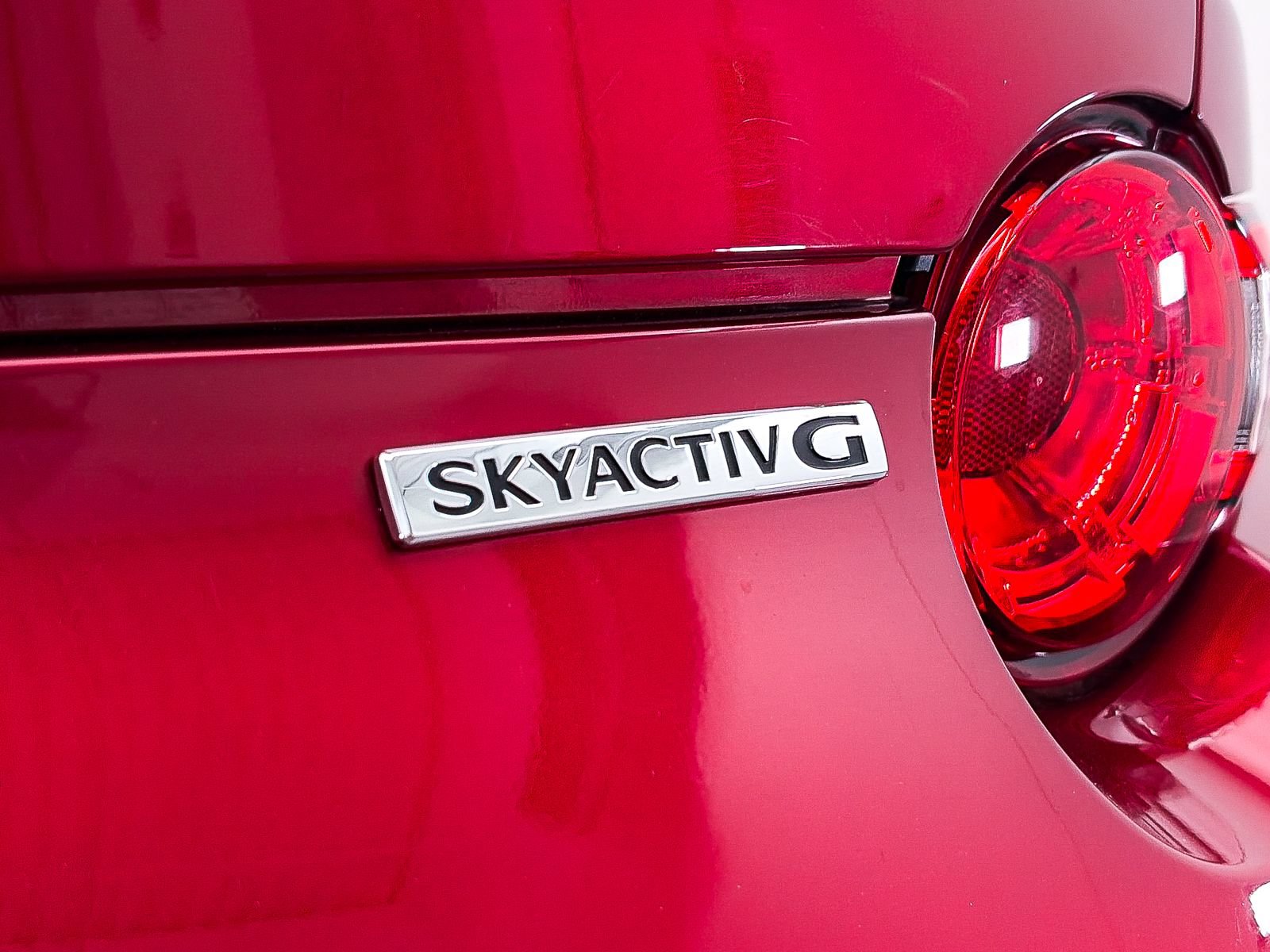 Used 2021 MAZDA MX-5 Miata Sport RWD image 2