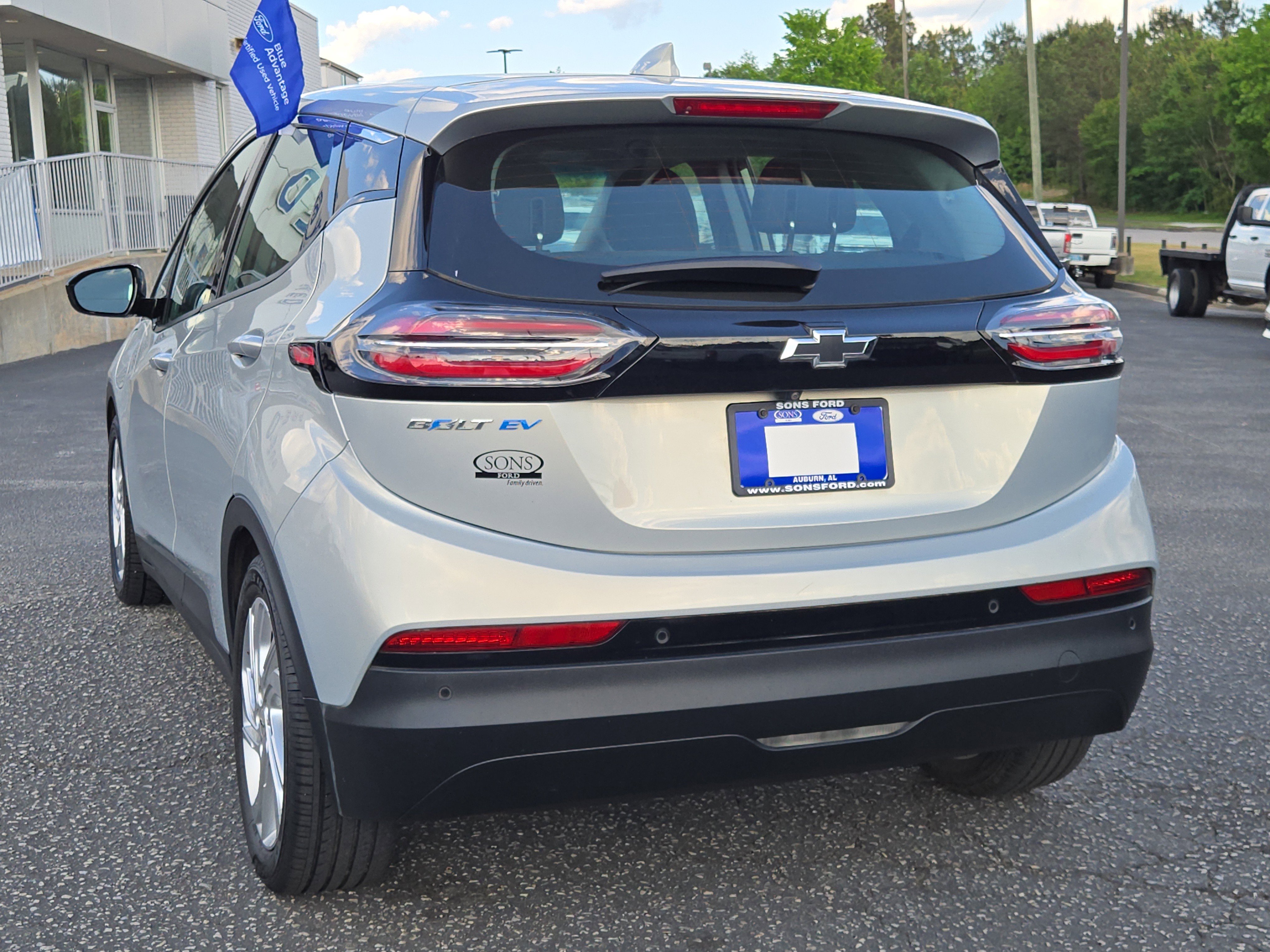 Used 2023 Chevrolet Bolt LT w/ Driver Confidence Package FWD image 10