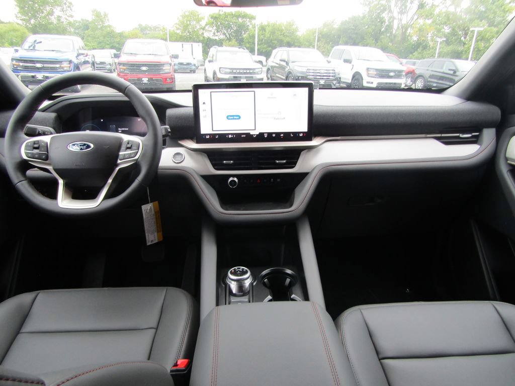 New 2027 Ford Explorer Active w/ Active Comfort Package AWD/4WD image 4