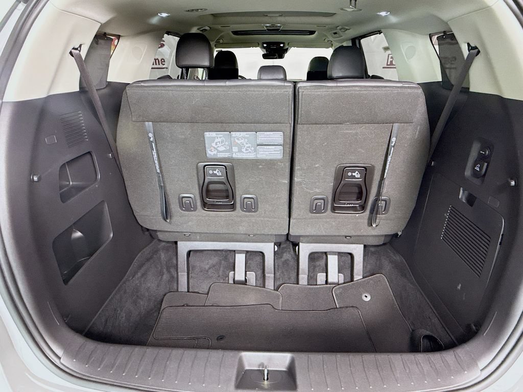 Used 2024 Kia Carnival SX Prestige FWD image 32