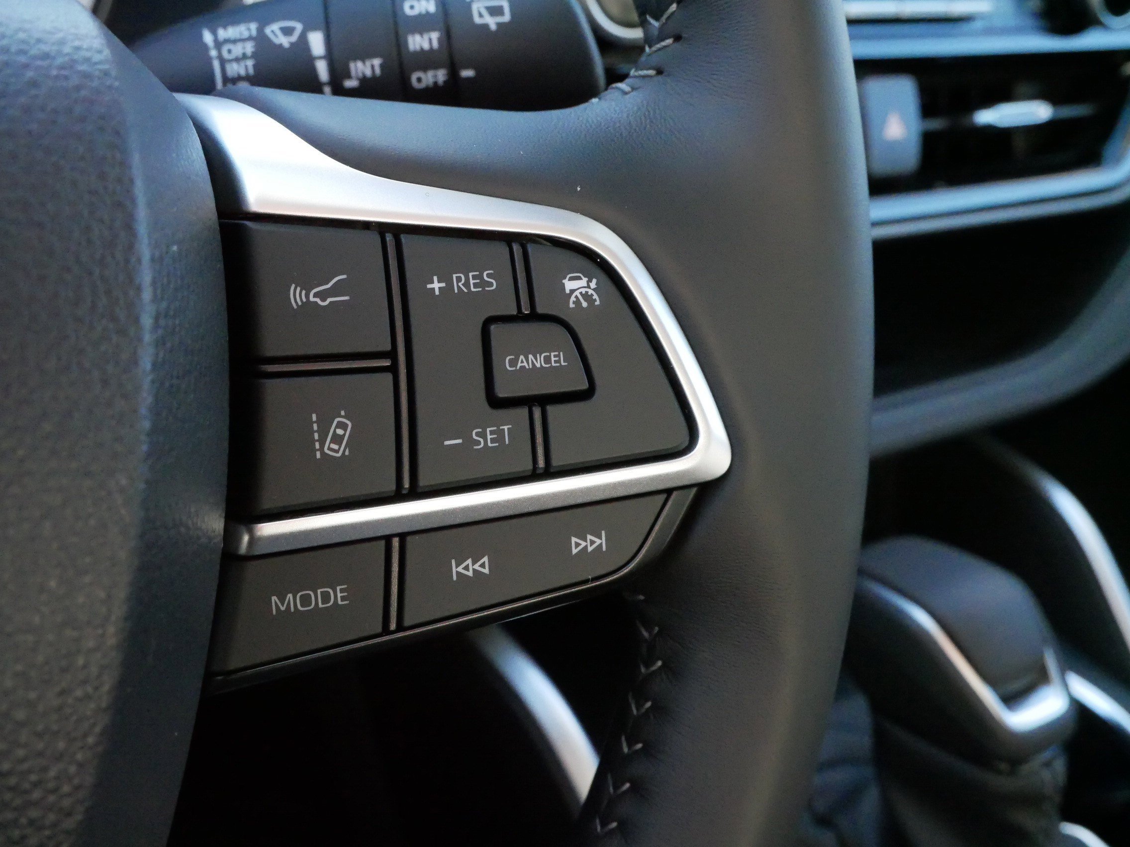 Certified 2026 Toyota Highlander XLE image 25