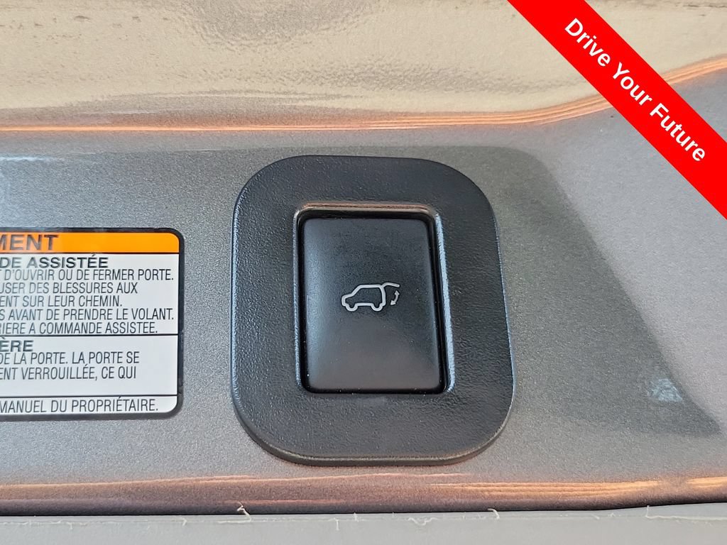 Used 2017 Toyota Sienna XLE w/ XLE Navigation Package FWD image 28