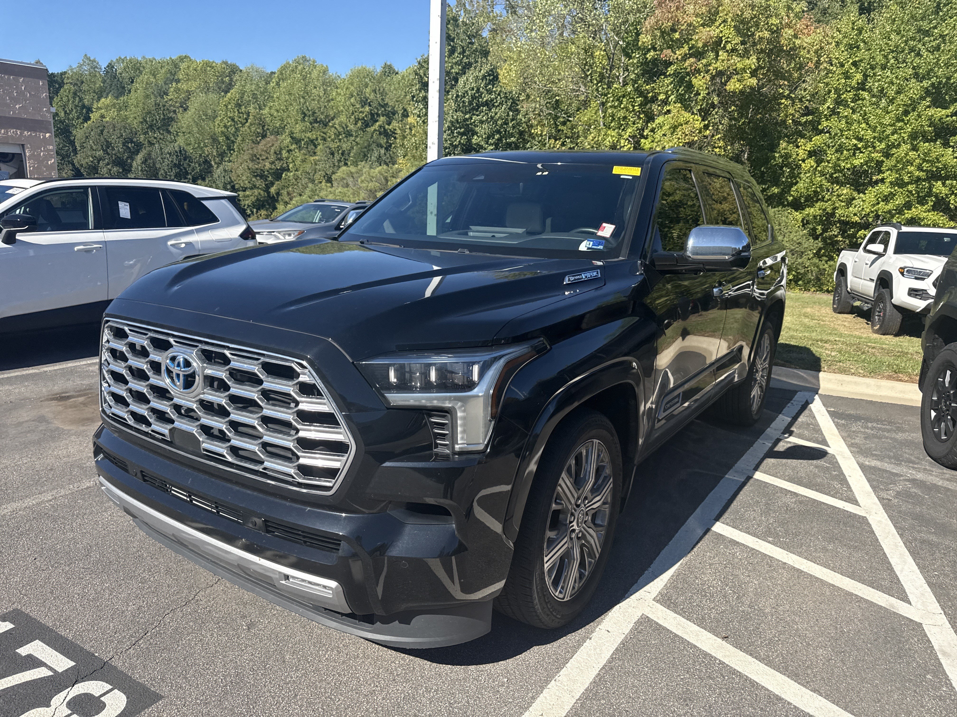 Used 2024 Toyota Sequoia Capstone AWD/4WD image 38