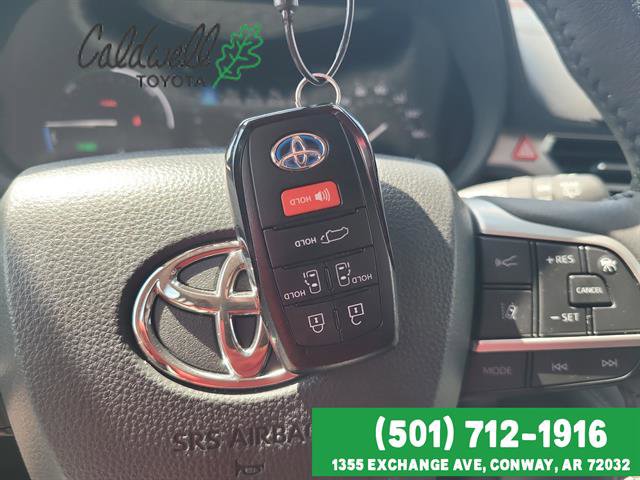 Used 2025 Toyota Sienna XLE w/ XLE Plus Package image 33