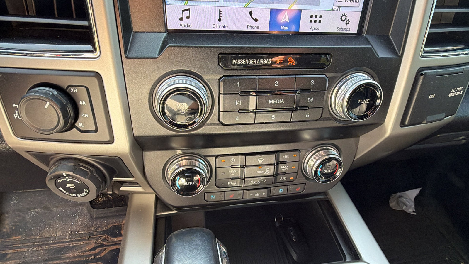 Used 2019 Ford F150 Lariat w/ Equipment Group 502A Luxury AWD/4WD image 33