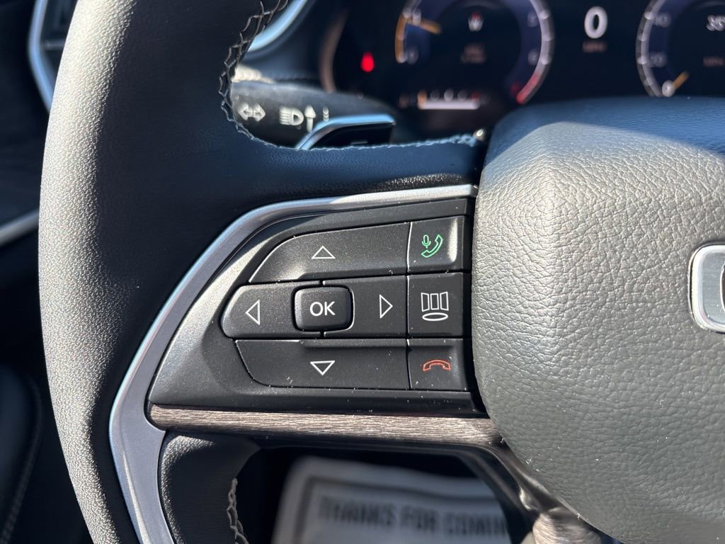 Used 2023 Jeep Grand Cherokee Limited image 11