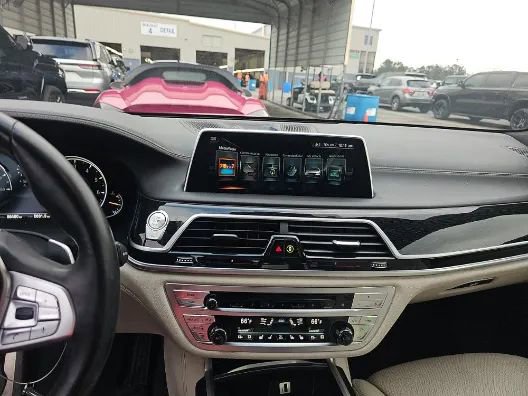 Used 2017 BMW 740i xDrive image 13
