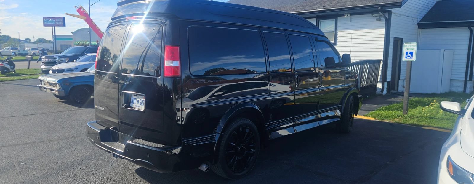 Used 2021 Chevrolet Express 2500 LS w/ Enhanced Convenience Package RWD image 6