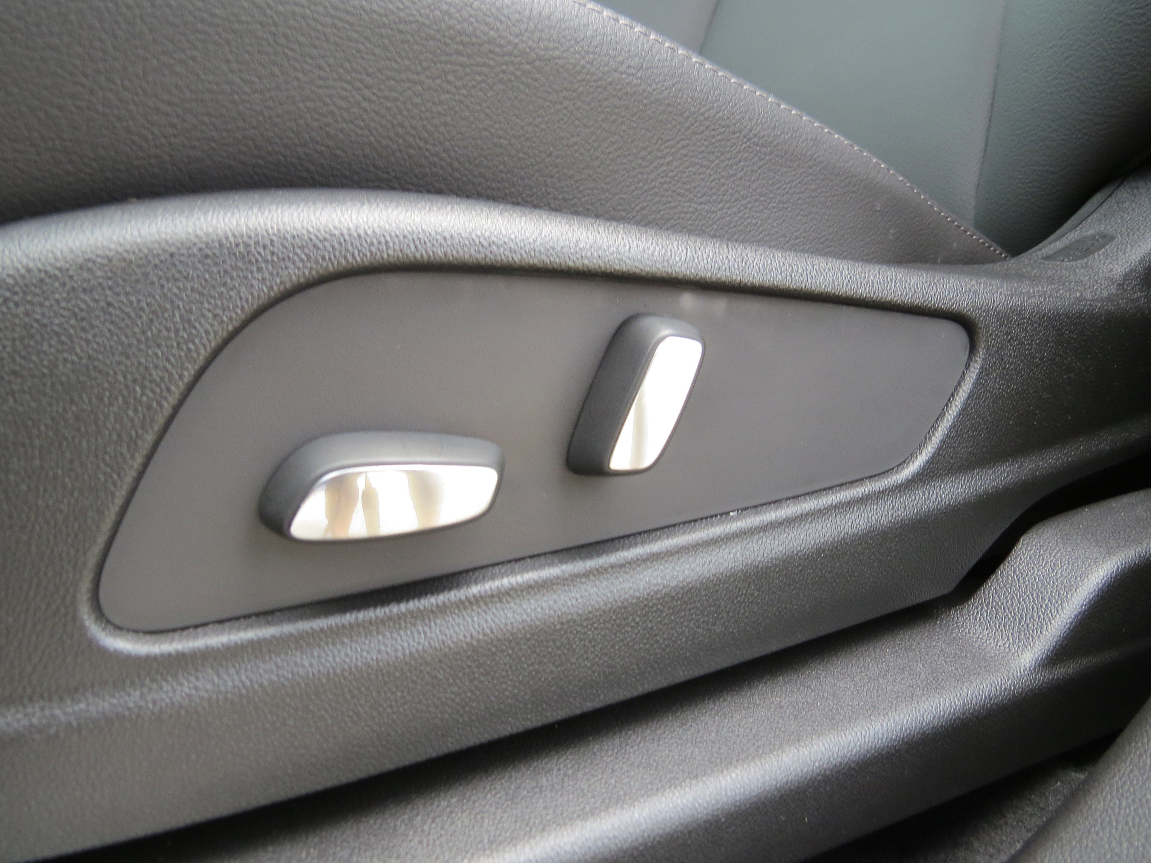 New 2025 Cadillac XT5 Luxury w/ LPO, Floor Liner Package image 17