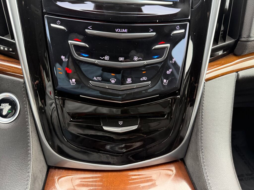 Used 2020 Cadillac Escalade Luxury image 21
