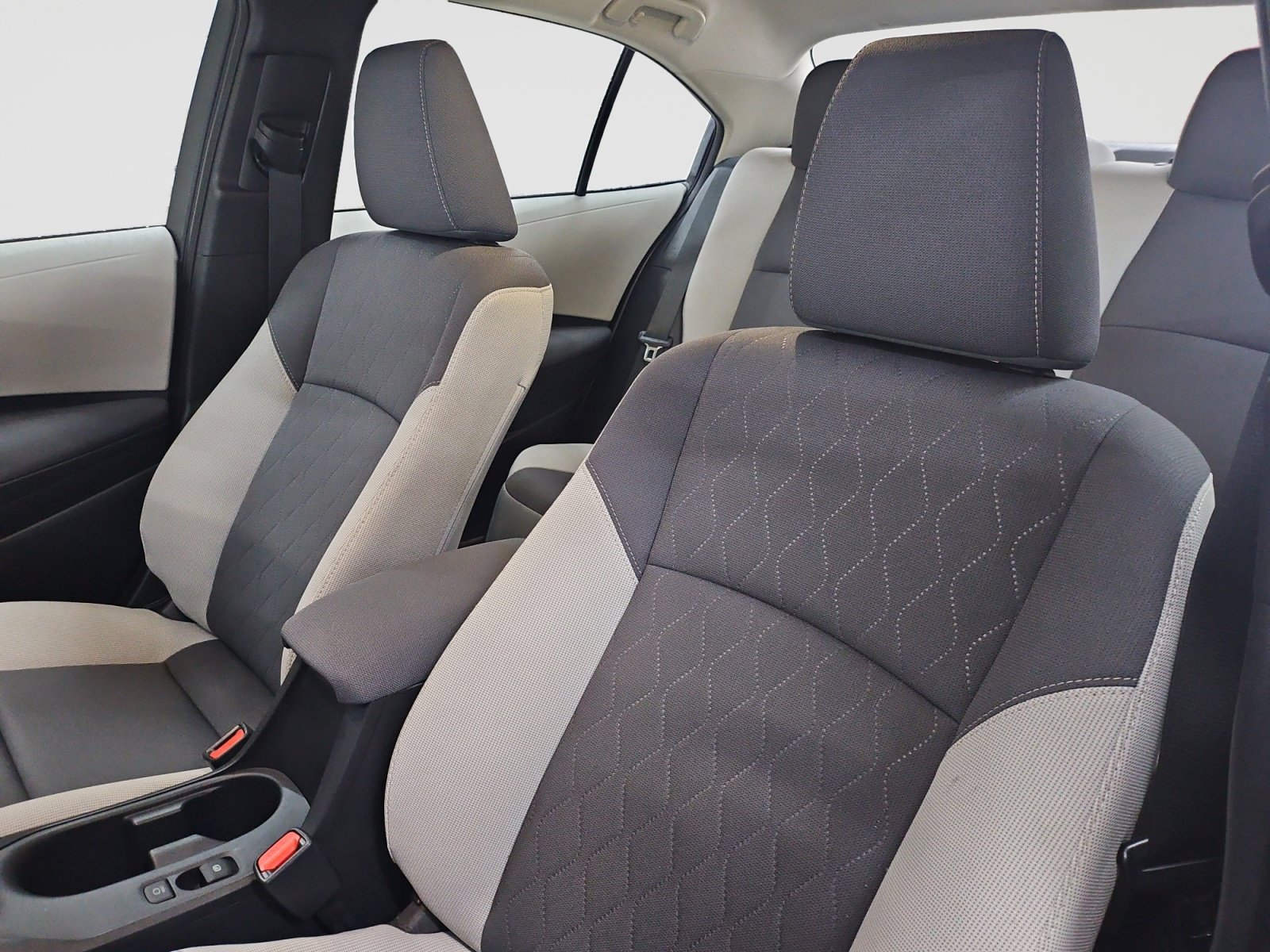 Used 2025 Toyota Corolla LE FWD image 23