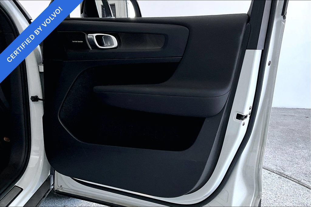 Certified 2023 Volvo XC40 Recharge Ultimate AWD/4WD image 22