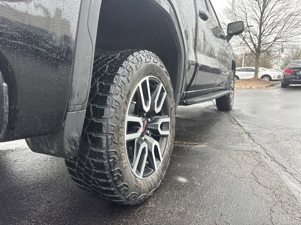 Used 2024 GMC Sierra 1500 AT4 w/ Technology Package image 5
