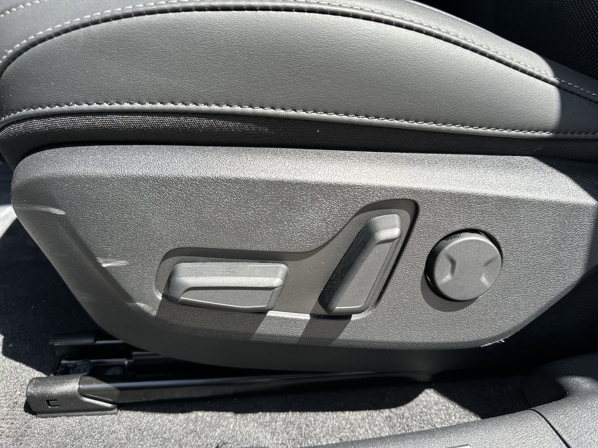 New 2025 Kia EV6 Light w/ Light LR Technology Package image 16