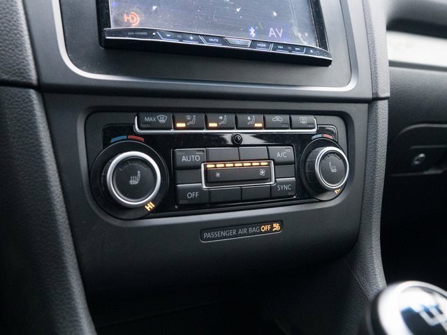 Used 2013 Volkswagen Golf R 4-Door image 26