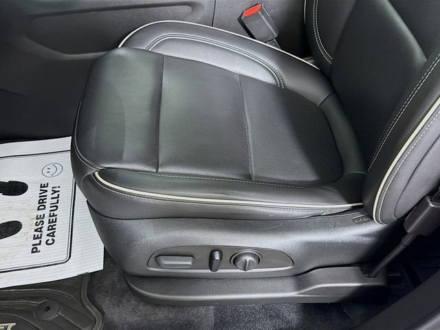 Used 2023 Chevrolet Traverse Premier image 20