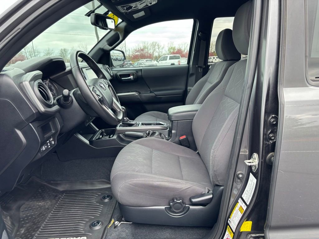 Used 2017 Toyota Tacoma TRD Off-Road w/ Tow Package (A/T) image 15