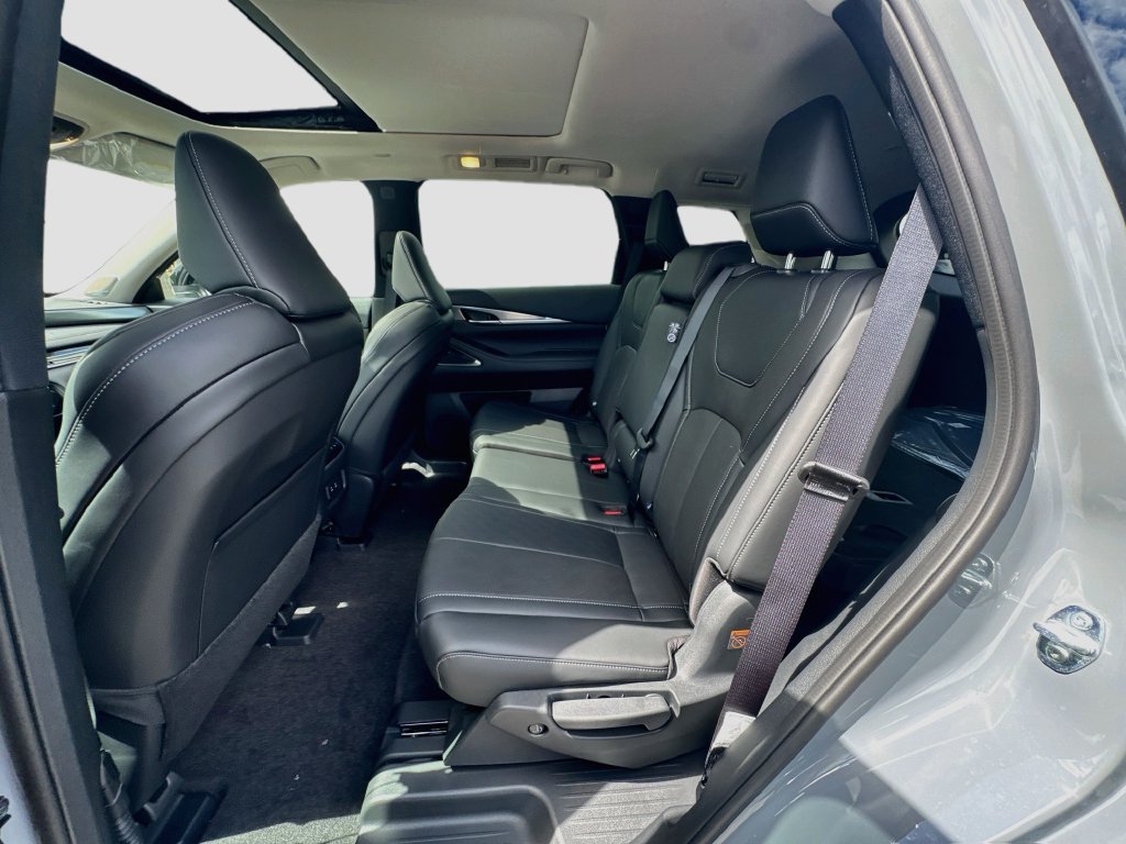 New 2027 INFINITI QX60 Luxe w/ Cargo Package FWD image 26
