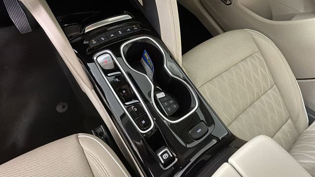 Used 2023 Buick Envision Avenir AWD/4WD image 21
