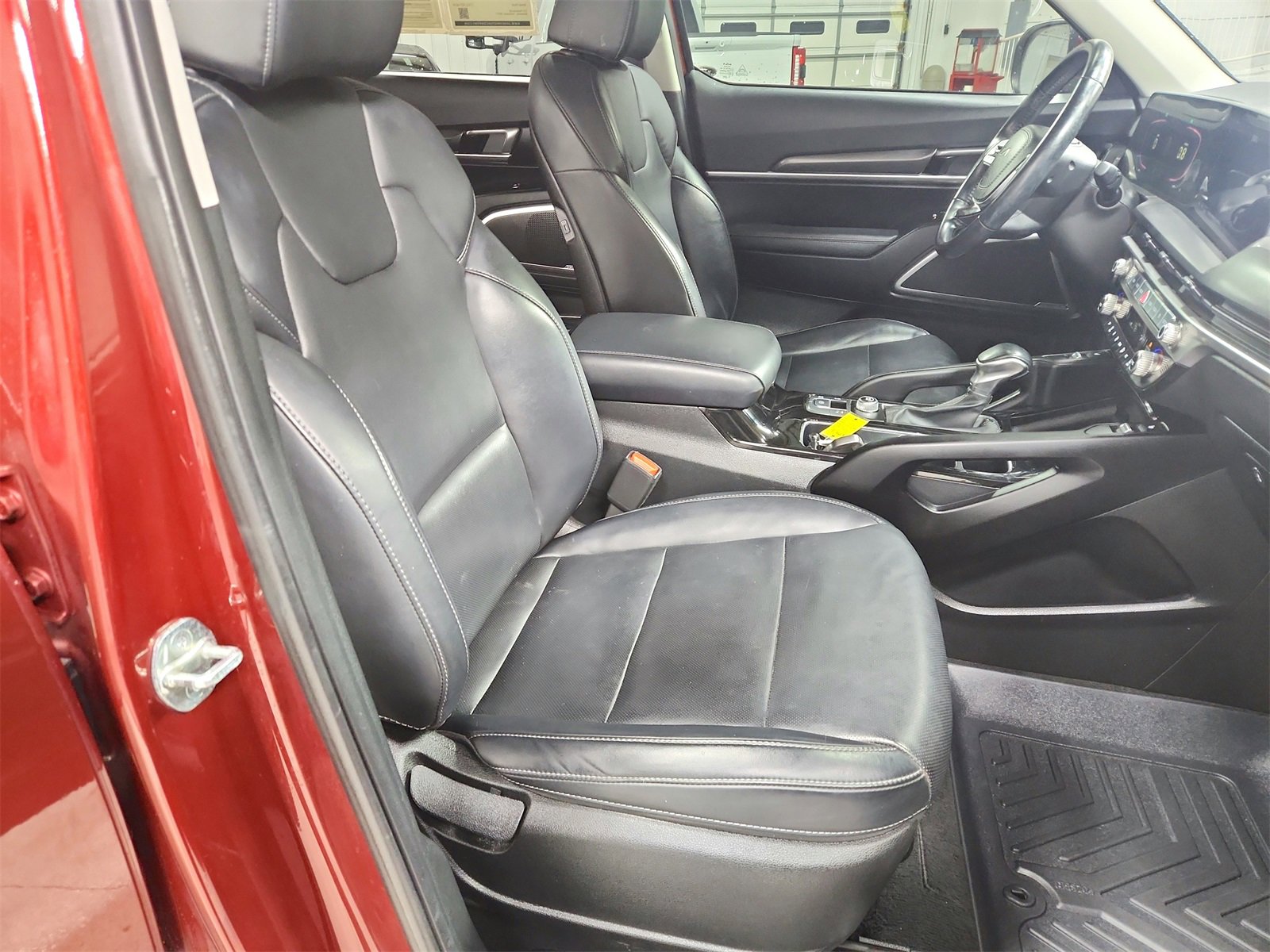 Used 2024 Kia Telluride S w/ S Sunroof Package image 39