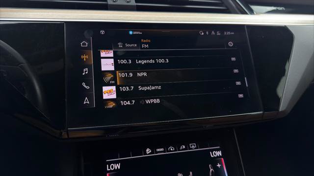Used 2024 Audi Q8 e-tron Premium Plus w/ Premium Plus Package AWD/4WD image 31
