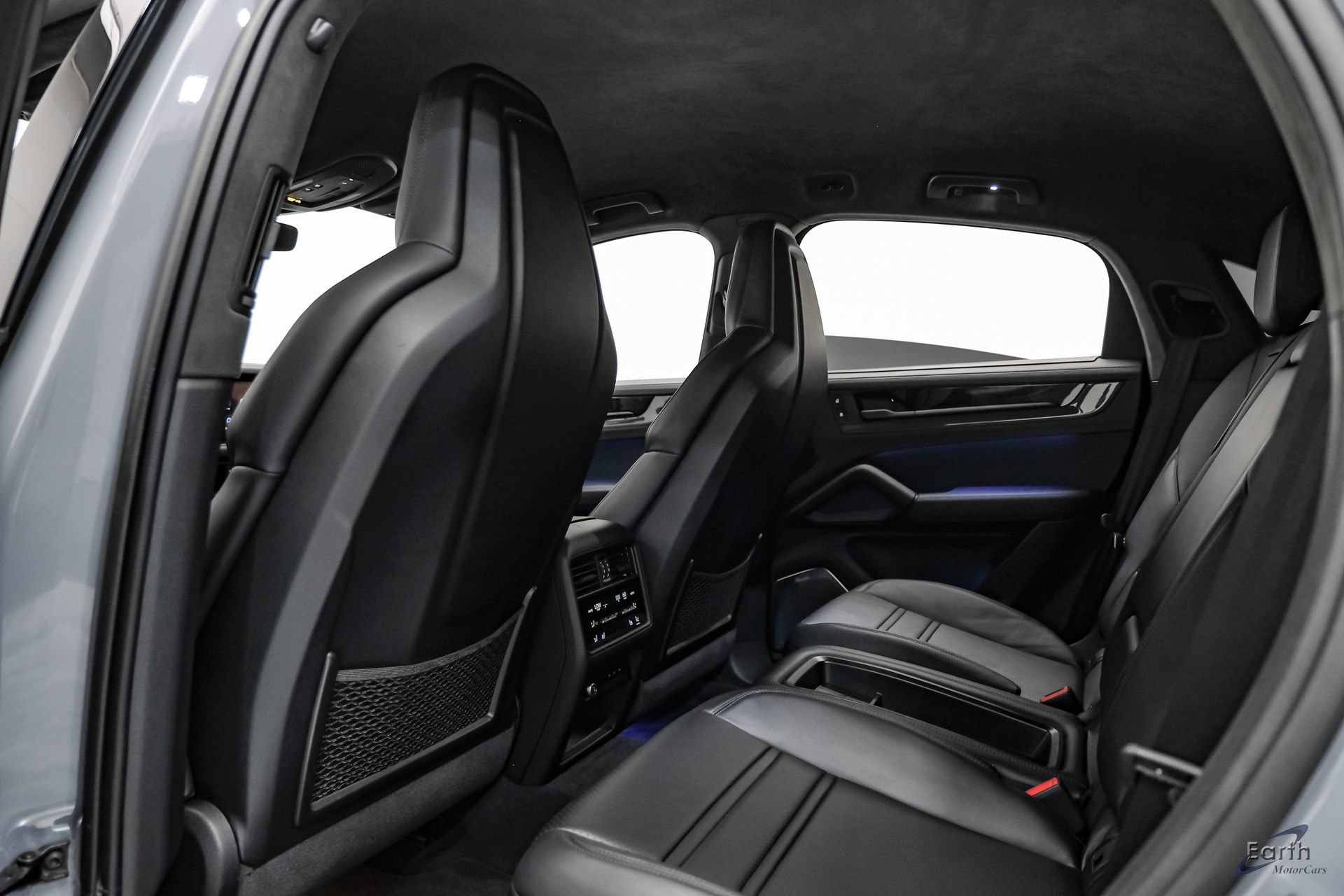 Used 2024 Porsche Cayenne Turbo GT AWD/4WD image 73