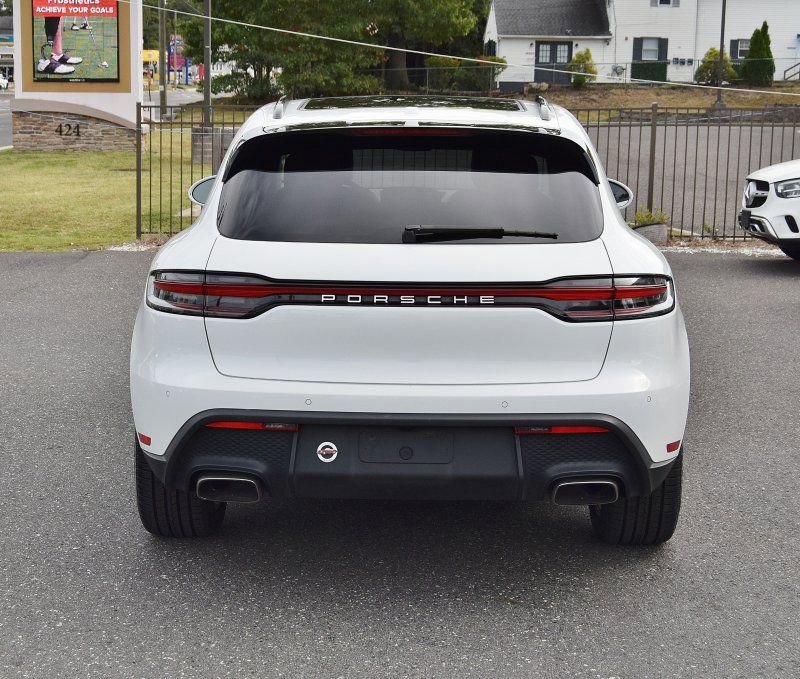 Used 2023 Porsche Macan image 6