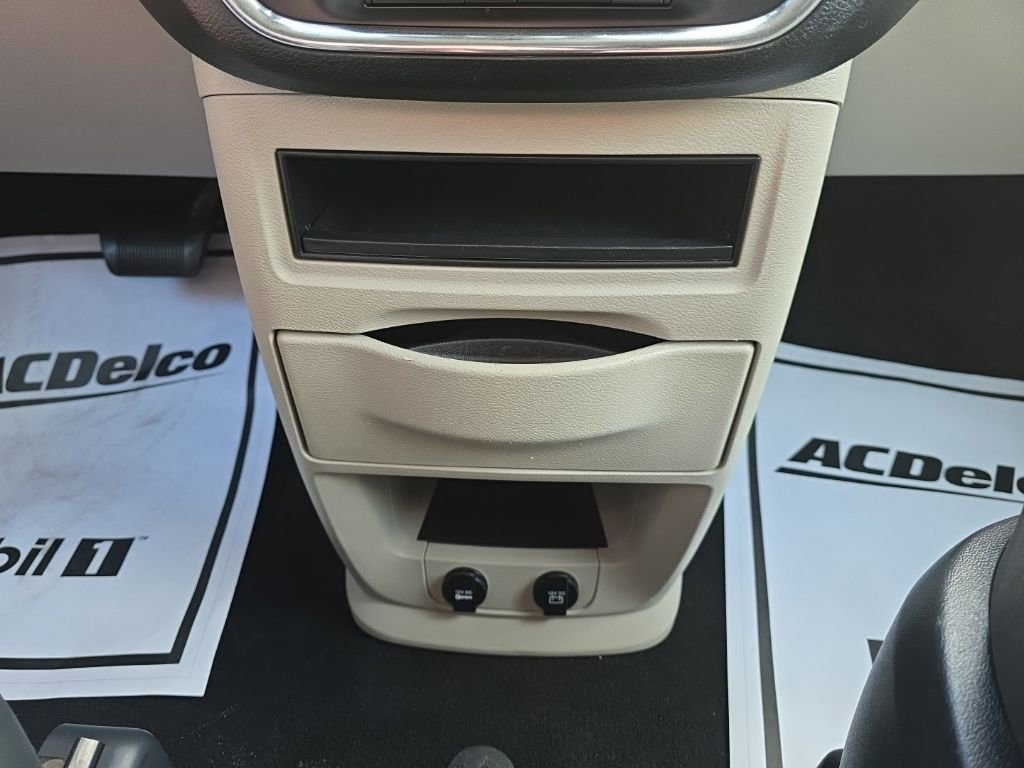 Used 2019 Dodge Grand Caravan SE w/ UConnect Hands-Free Group FWD image 19