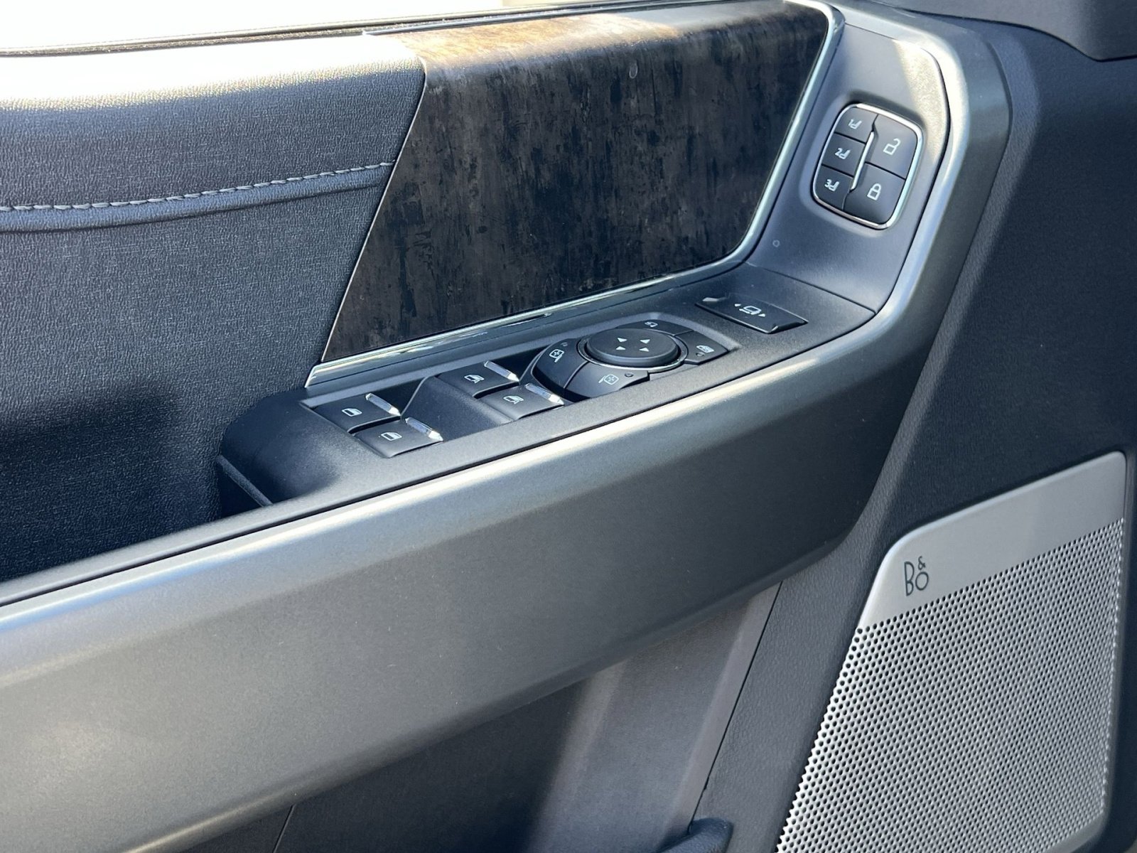 New 2026 Ford F350 Lariat w/ Black Appearance Package image 15