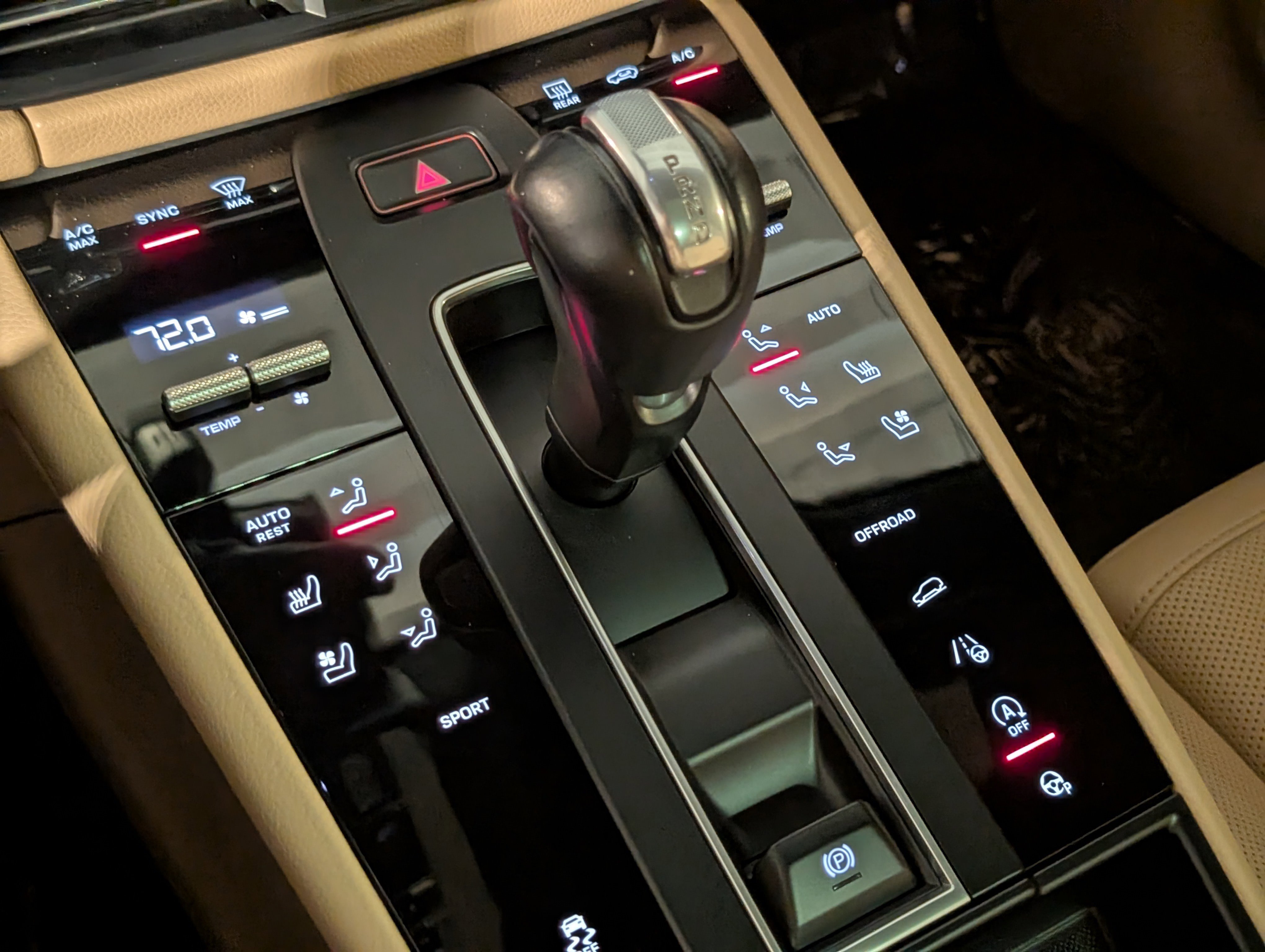 Certified 2023 Porsche Macan image 37