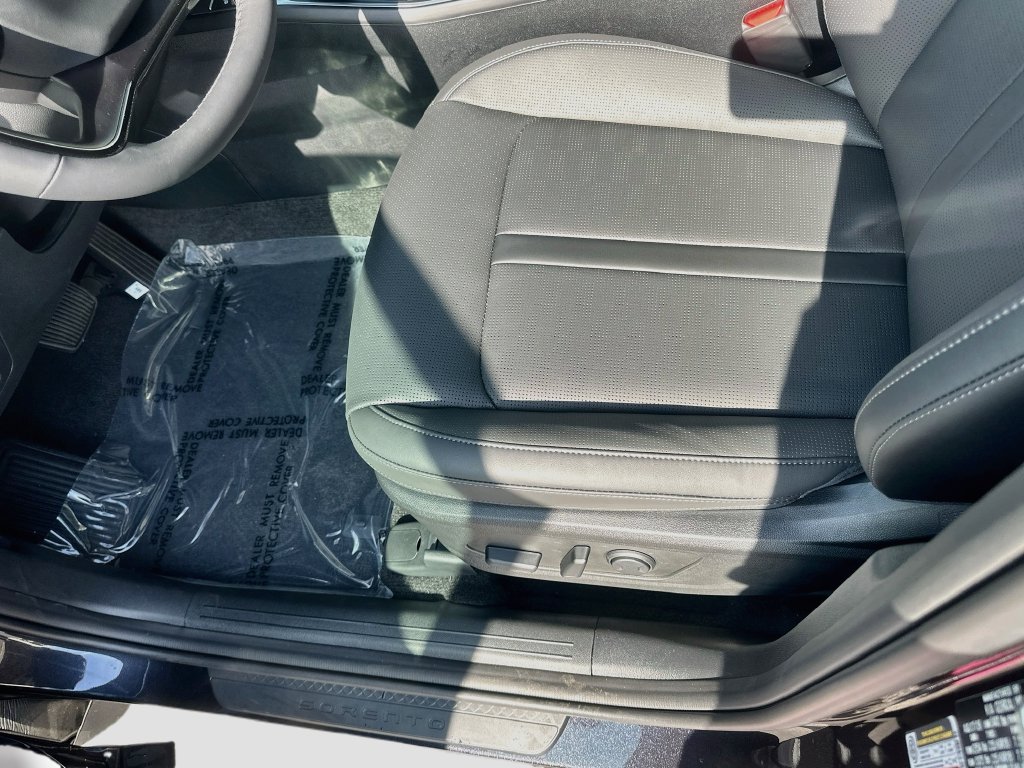 New 2026 Kia Sorento S FWD image 18