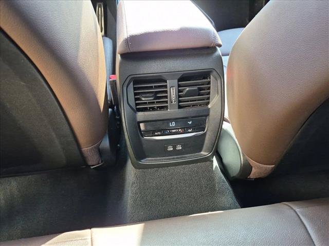 Certified 2025 BMW 330i xDrive Sedan w/ M Sport Package AWD/4WD image 17