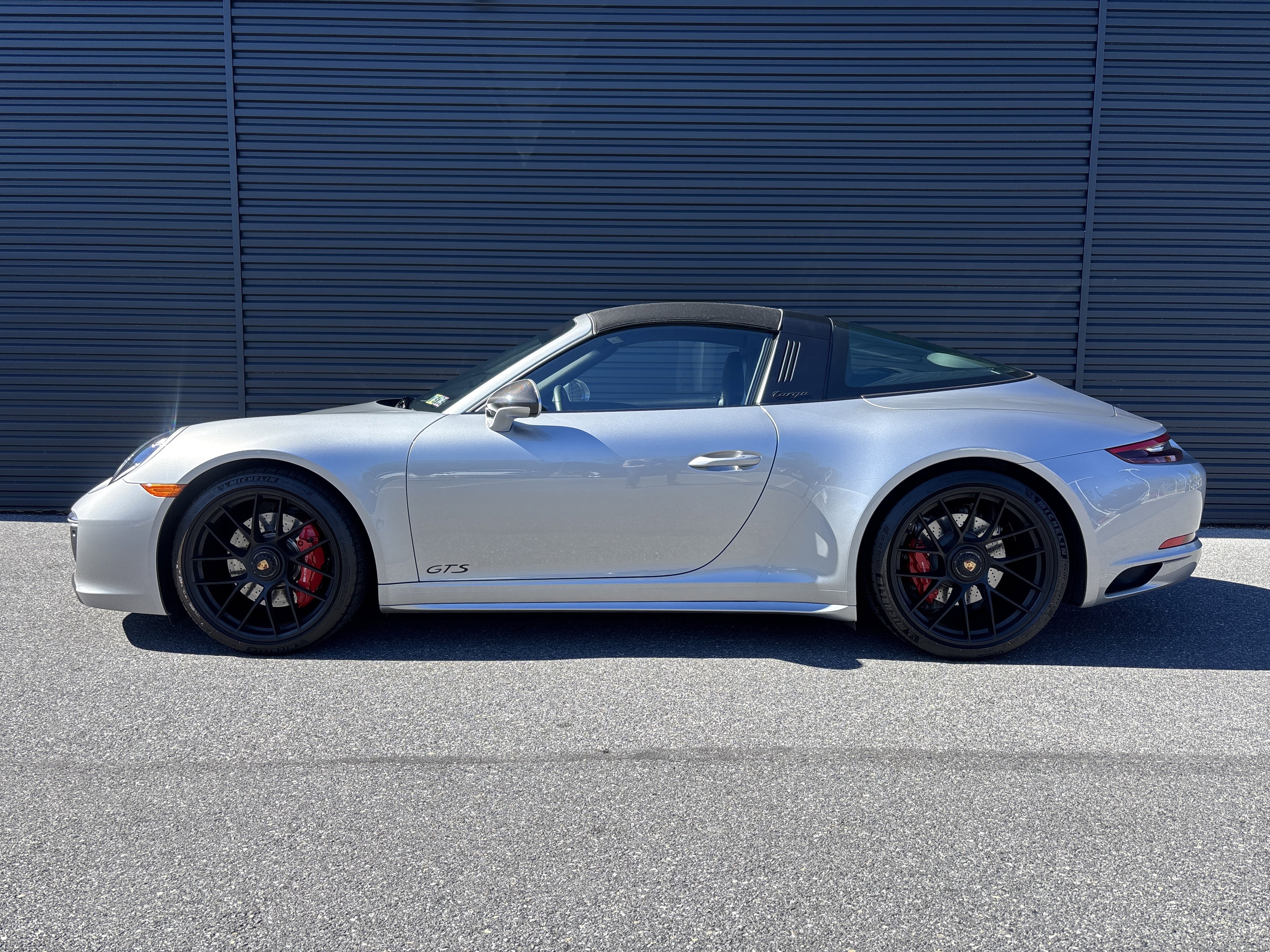 Certified 2019 Porsche 911 image 3