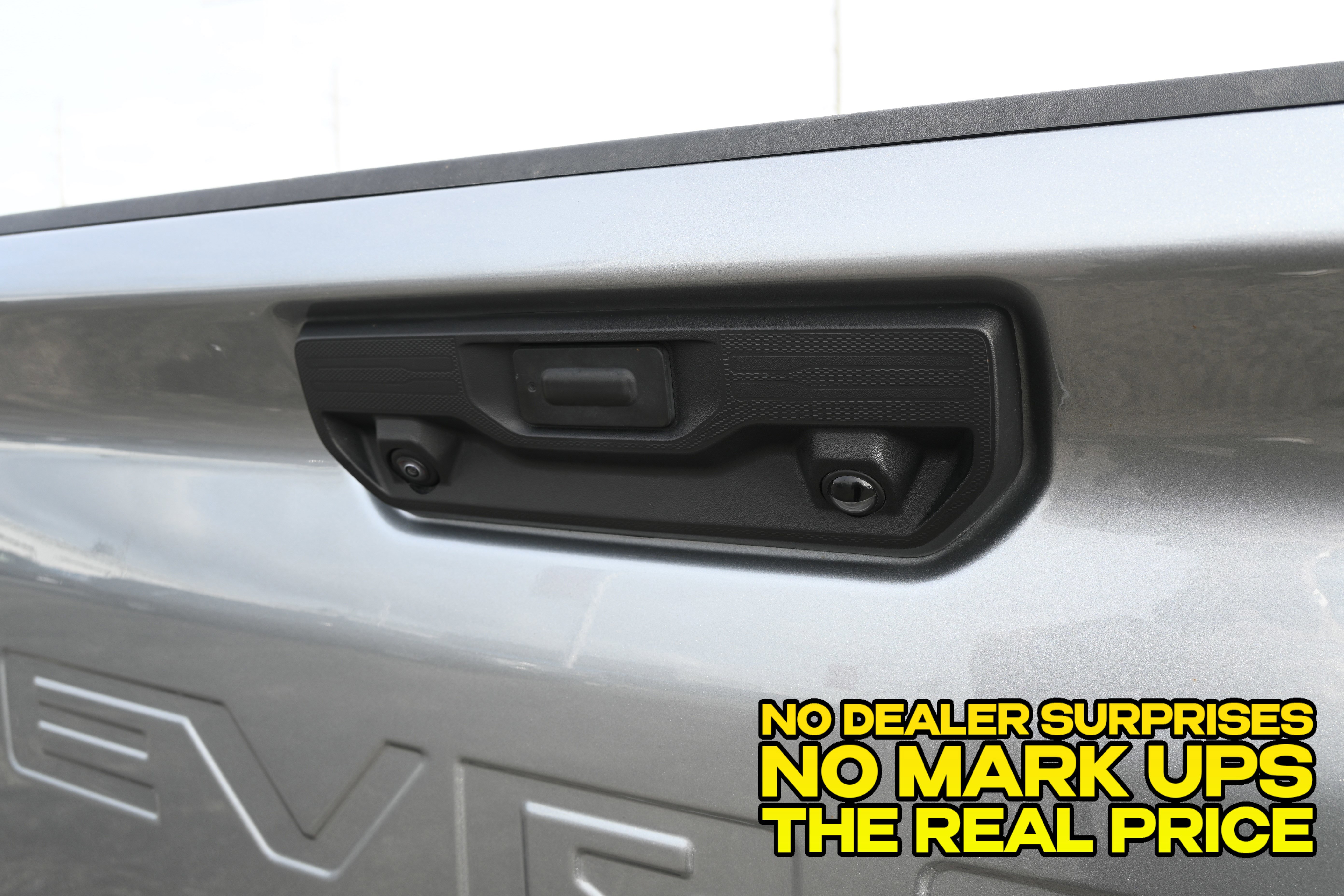 Used 2025 Chevrolet Silverado 2500 LT w/ Convenience Package image 4